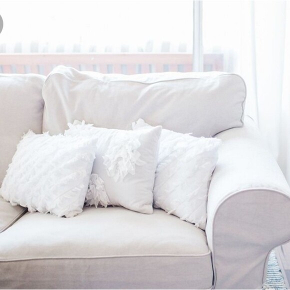 Lauren Conrad LC White Fringe Decorative Accent Pillow NWT CottageCore Coastal - Picture 1 of 4